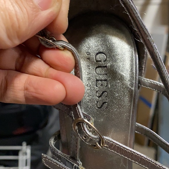 Guess gladiator heels 2.5 inches high - Picture 3 of 5